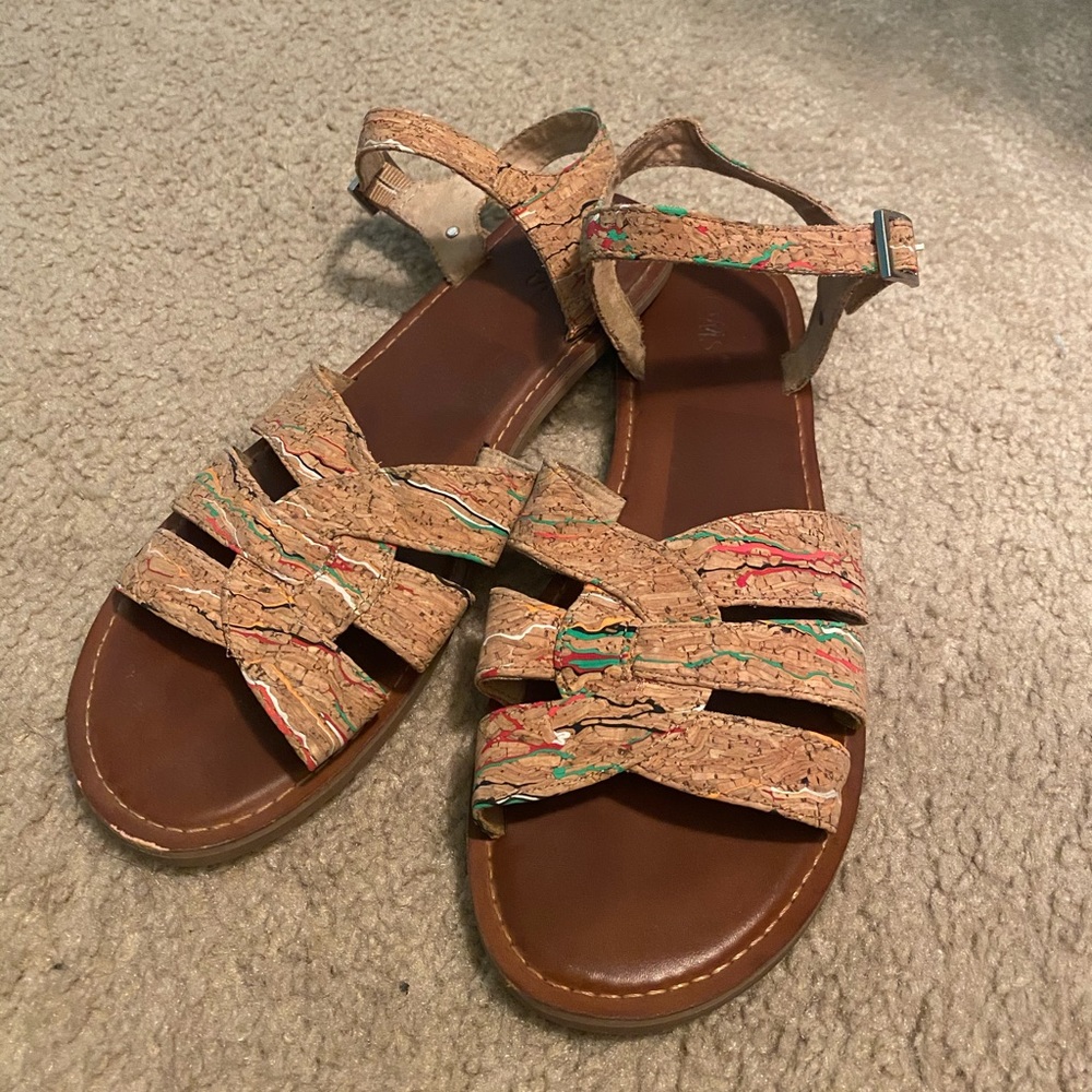 Sandals - Picture 2 of 3